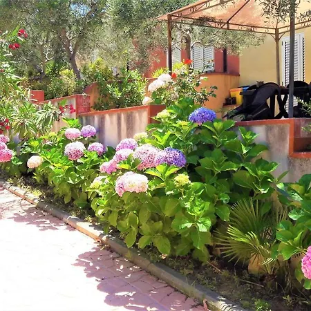 Delle Rose Sulla Baia Di Porto Frailis Апартаменты